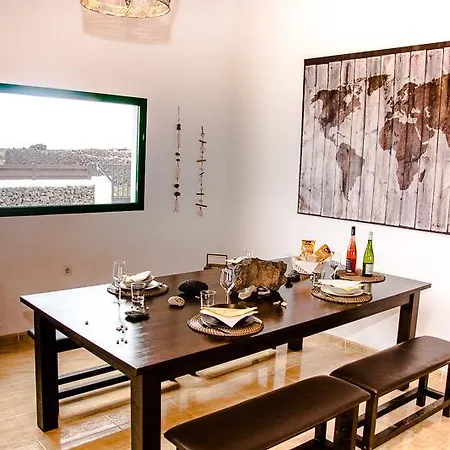 Groovy Apartment *